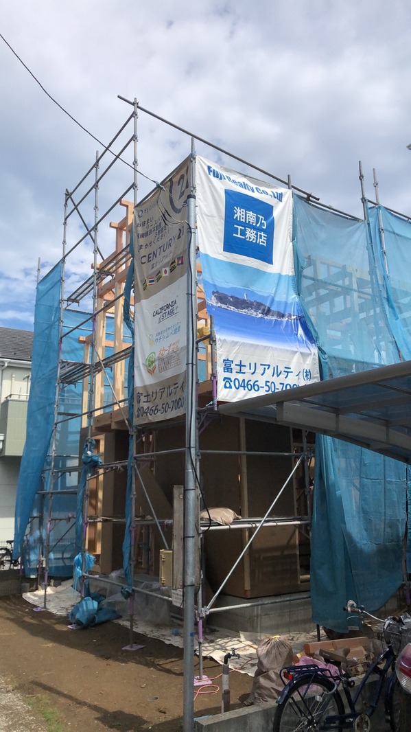 現場シート（養生幕）の設置事例（神奈川県藤沢市 富士リアルティ(株)様）